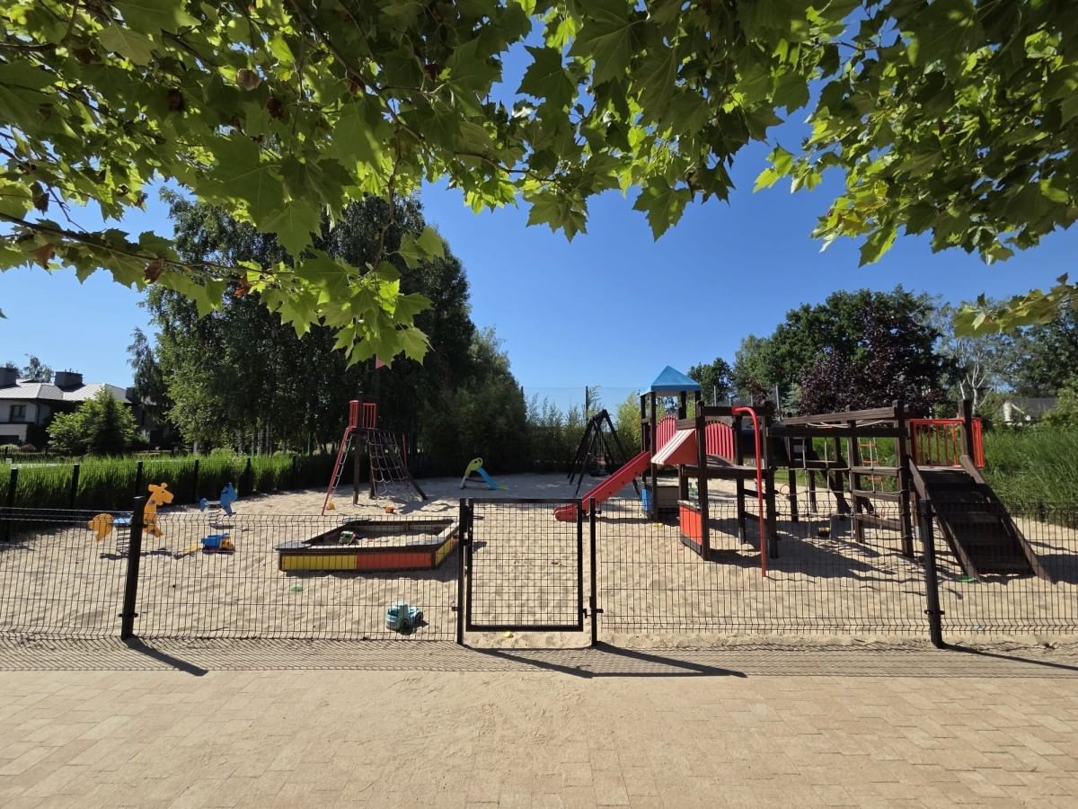 Dom 5 pokojowe na Sprzedaż