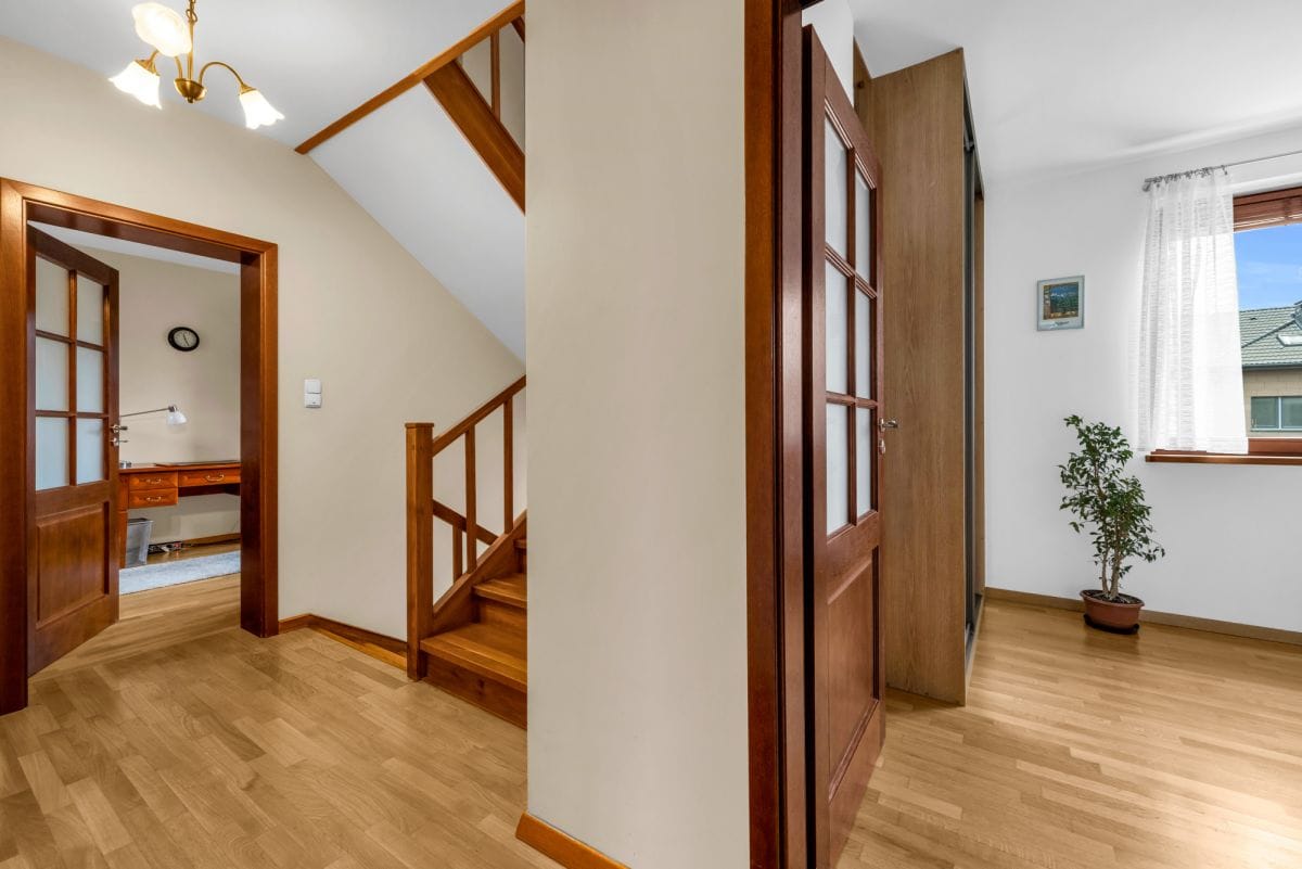 Dom 5 pokojowe na Sprzedaż