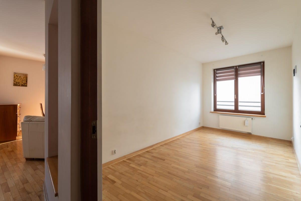 Mieszkanie 4 pokojowe na Sprzedaż