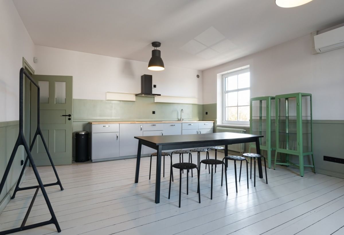 Dom 15 pokojowe na Sprzedaż