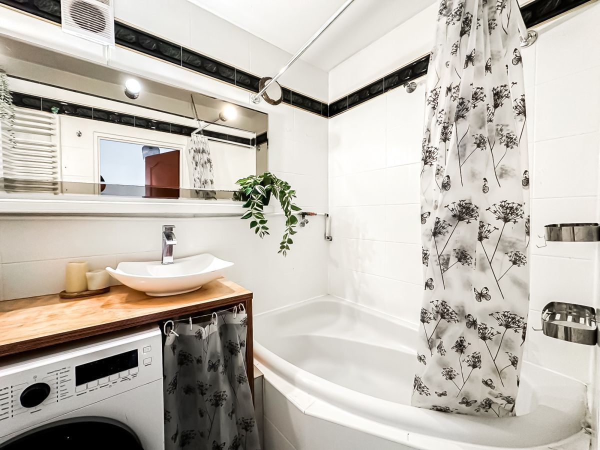 Mieszkanie 4 pokojowe na Sprzedaż