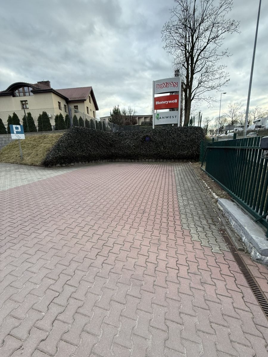 Lokal użytkowy  pokojowe na Sprzedaż