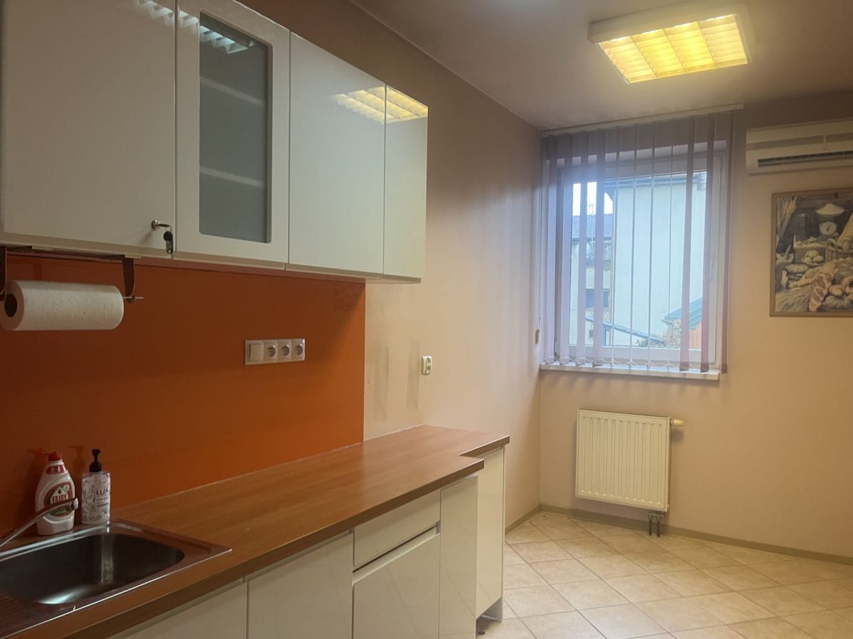 Lokal użytkowy  pokojowe na Sprzedaż