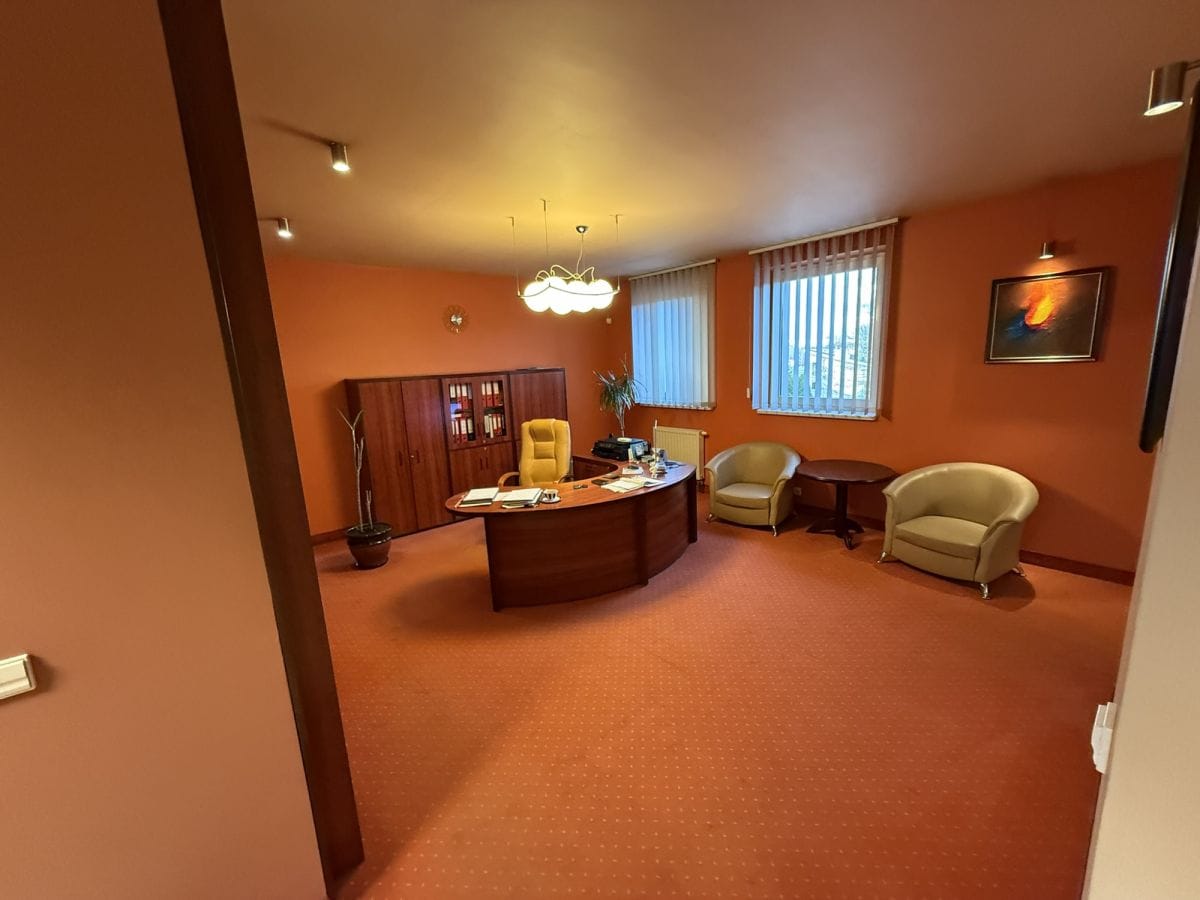 Lokal użytkowy  pokojowe na Sprzedaż