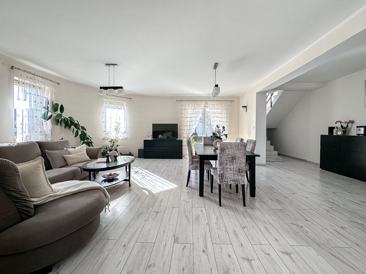 Dom 5 pokojowe na Sprzedaż