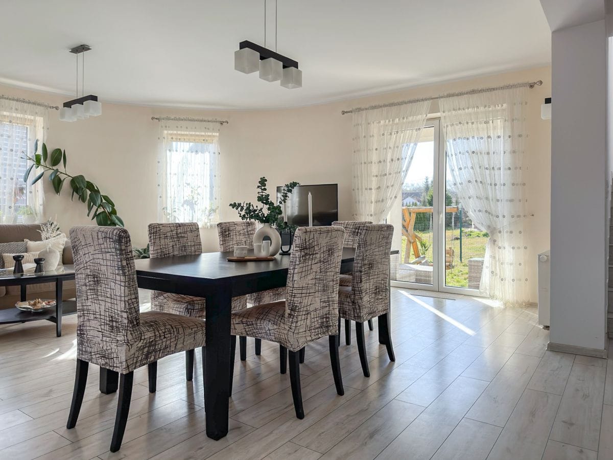 Dom 5 pokojowe na Sprzedaż