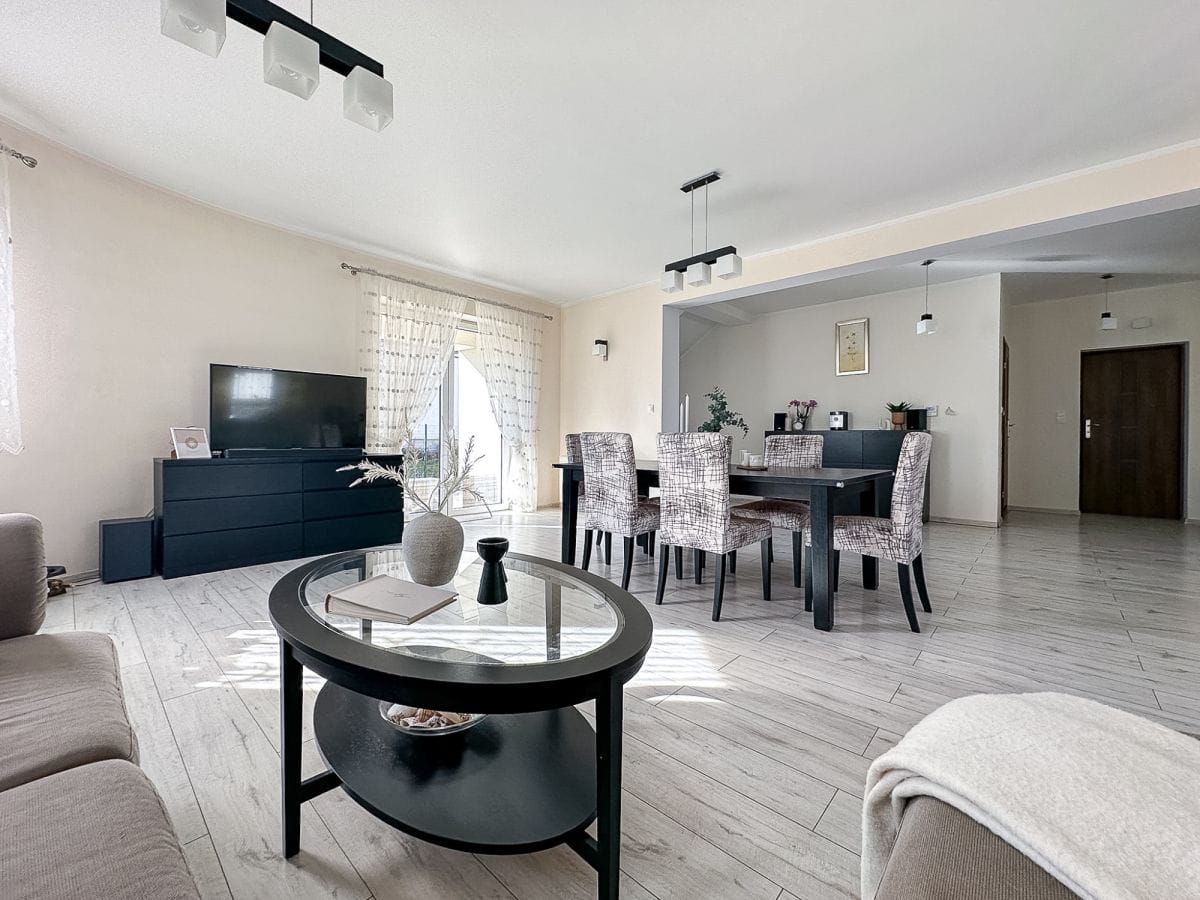 Dom 5 pokojowe na Sprzedaż