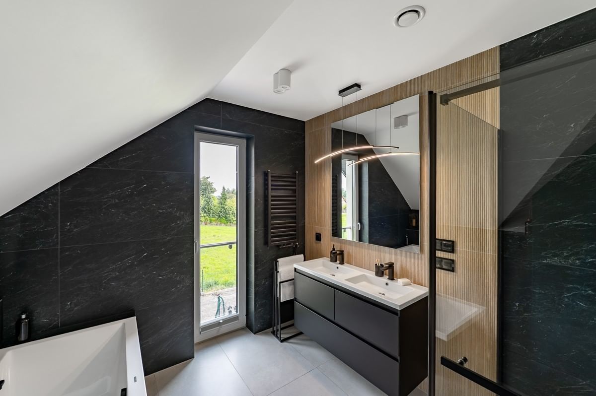 Dom 5 pokojowe na Sprzedaż