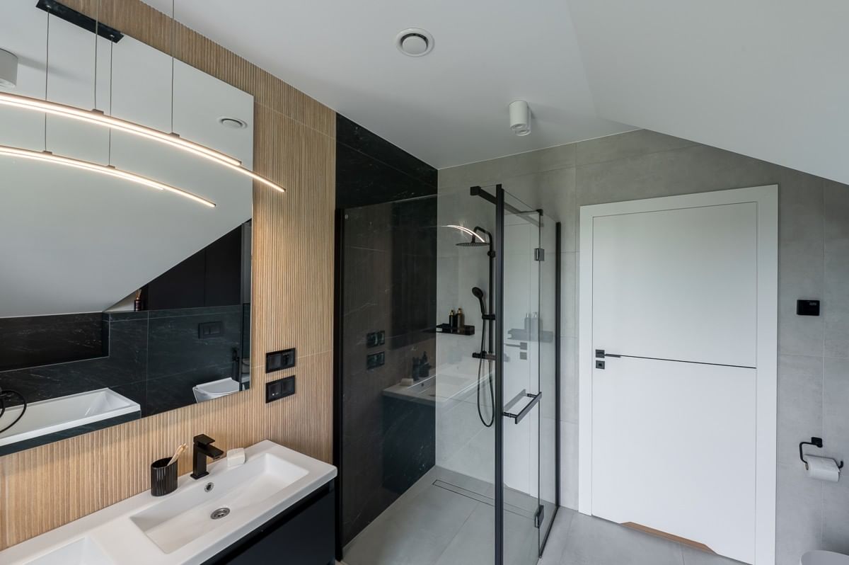 Dom 5 pokojowe na Sprzedaż