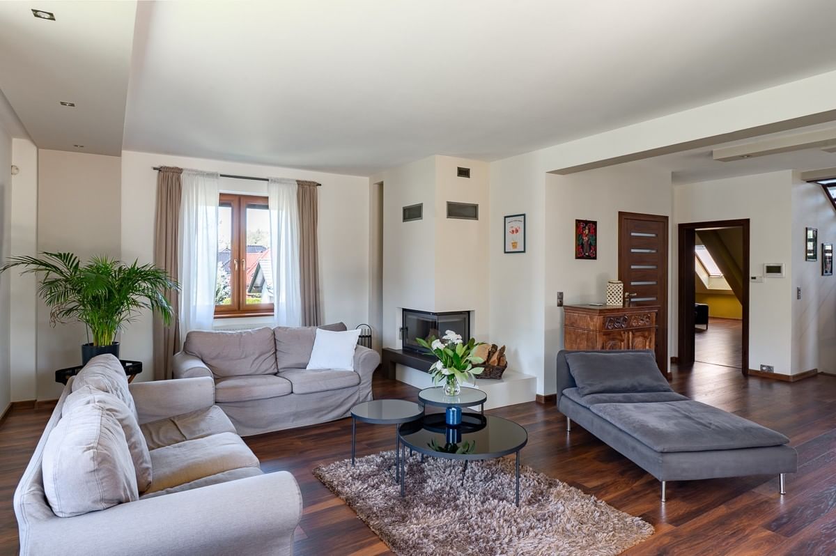 Dom 5 pokojowe na Sprzedaż