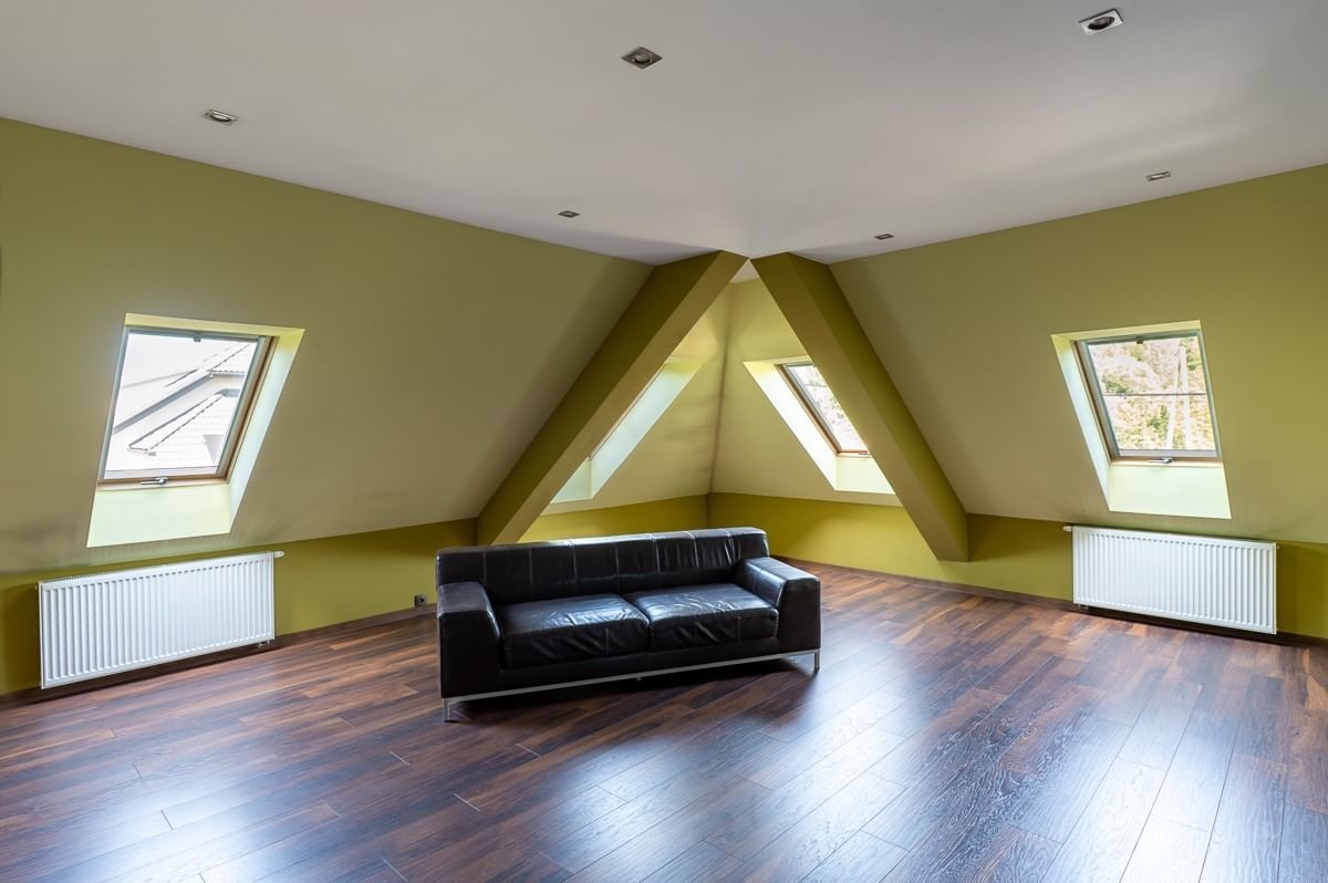 Dom 5 pokojowe na Sprzedaż