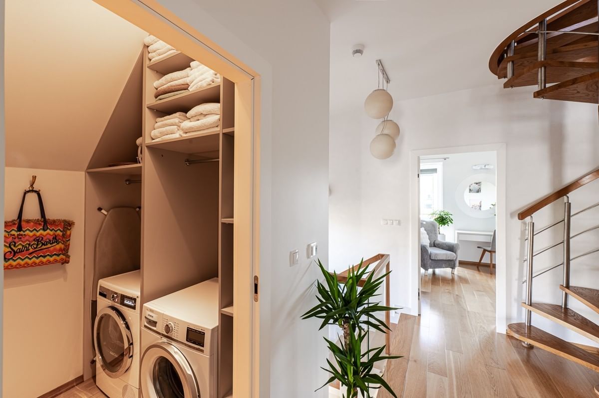 Dom 5 pokojowe na Sprzedaż