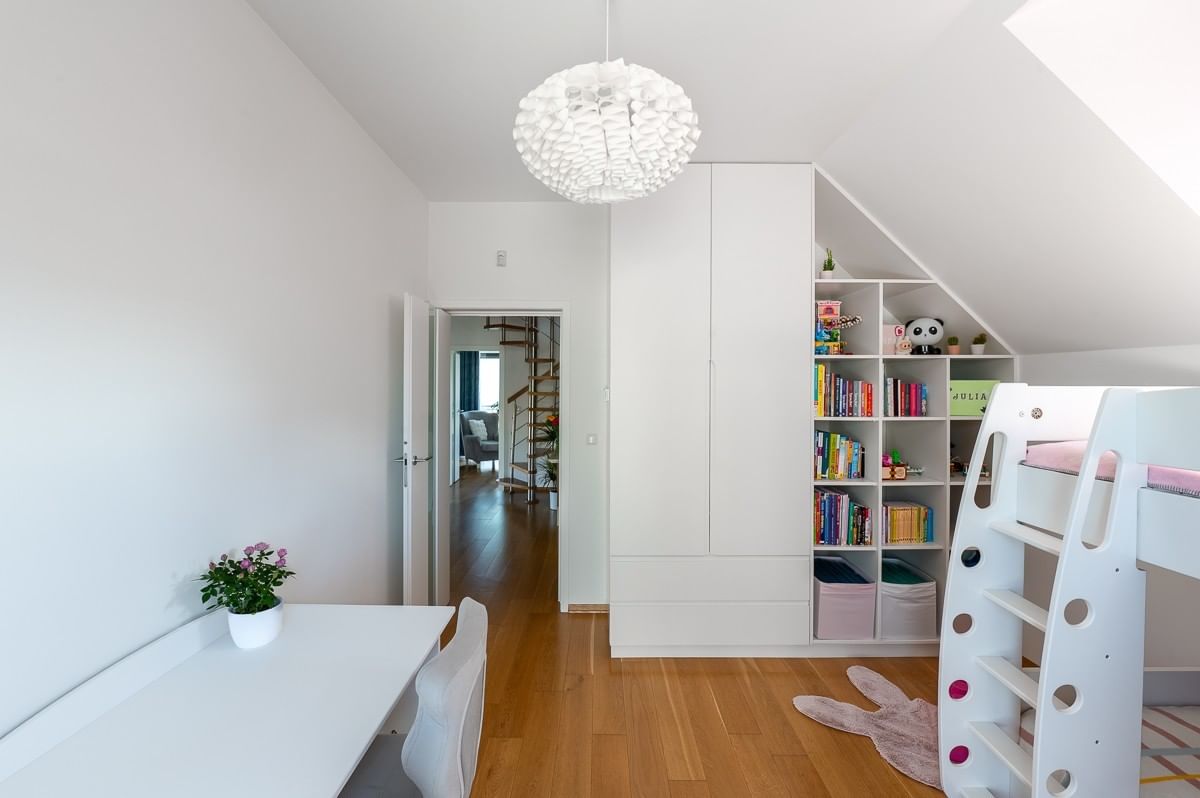 Dom 5 pokojowe na Sprzedaż