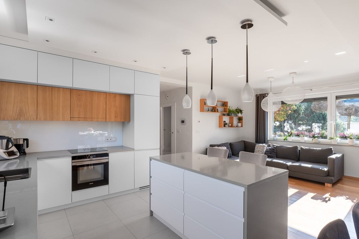 Dom 5 pokojowe na Sprzedaż