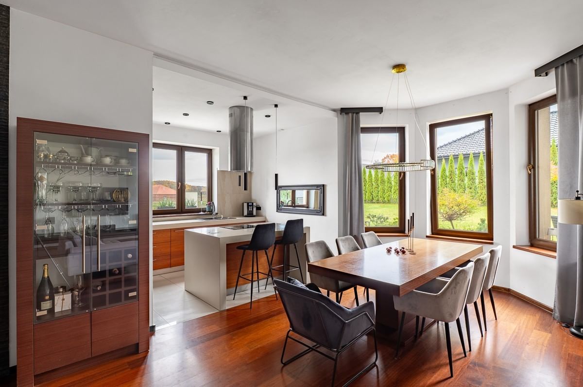 Dom 5 pokojowe na Sprzedaż