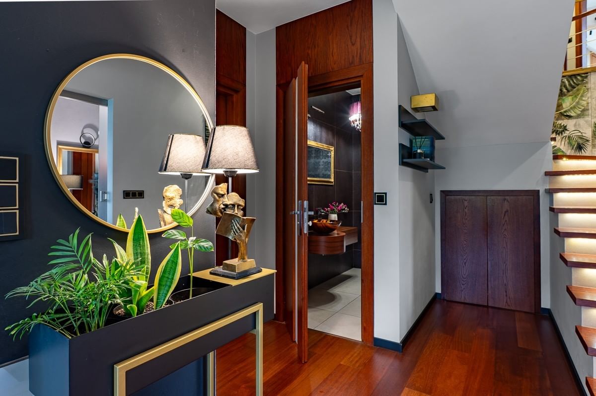 Dom 5 pokojowe na Sprzedaż