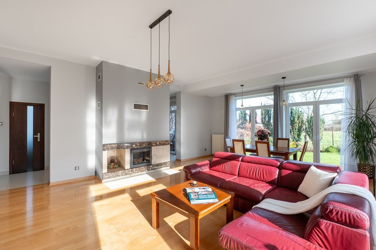 Dom 5 pokojowe na Sprzedaż