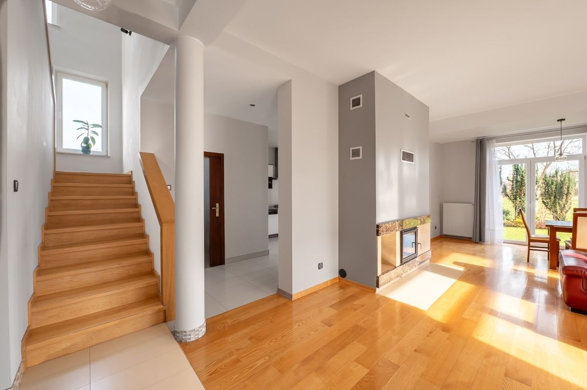 Dom 5 pokojowe na Sprzedaż