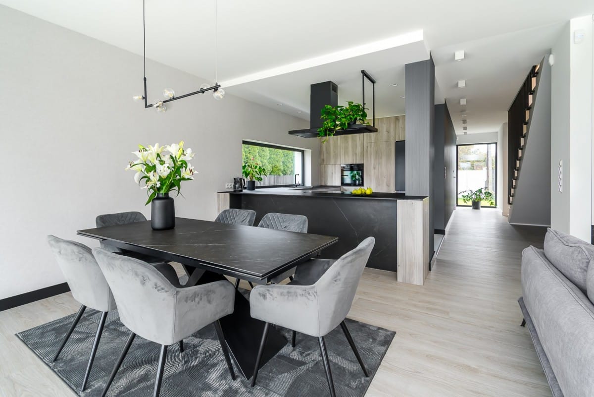 Dom 5 pokojowe na Sprzedaż