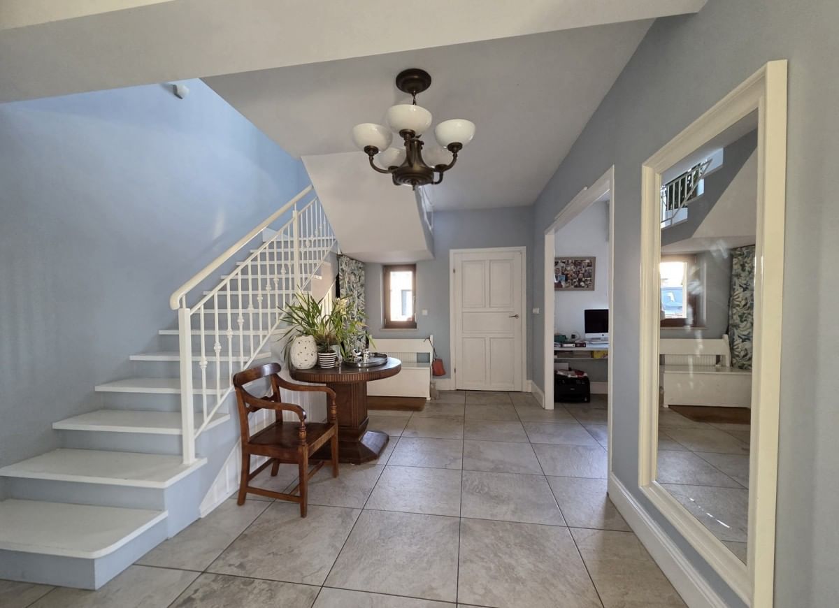 Dom 5 pokojowe na Sprzedaż