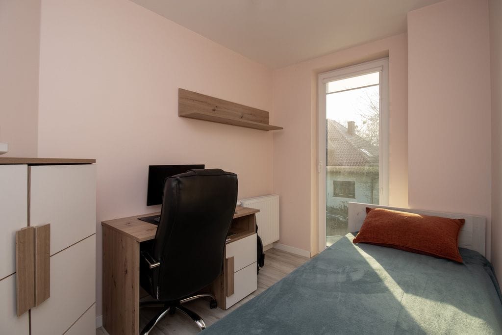 Mieszkanie 4 pokojowe na Sprzedaż