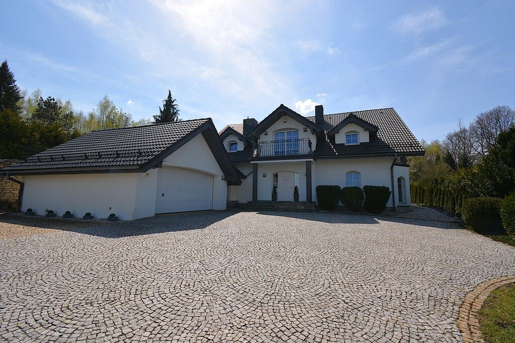 Dom 6 pokojowe na Sprzedaż