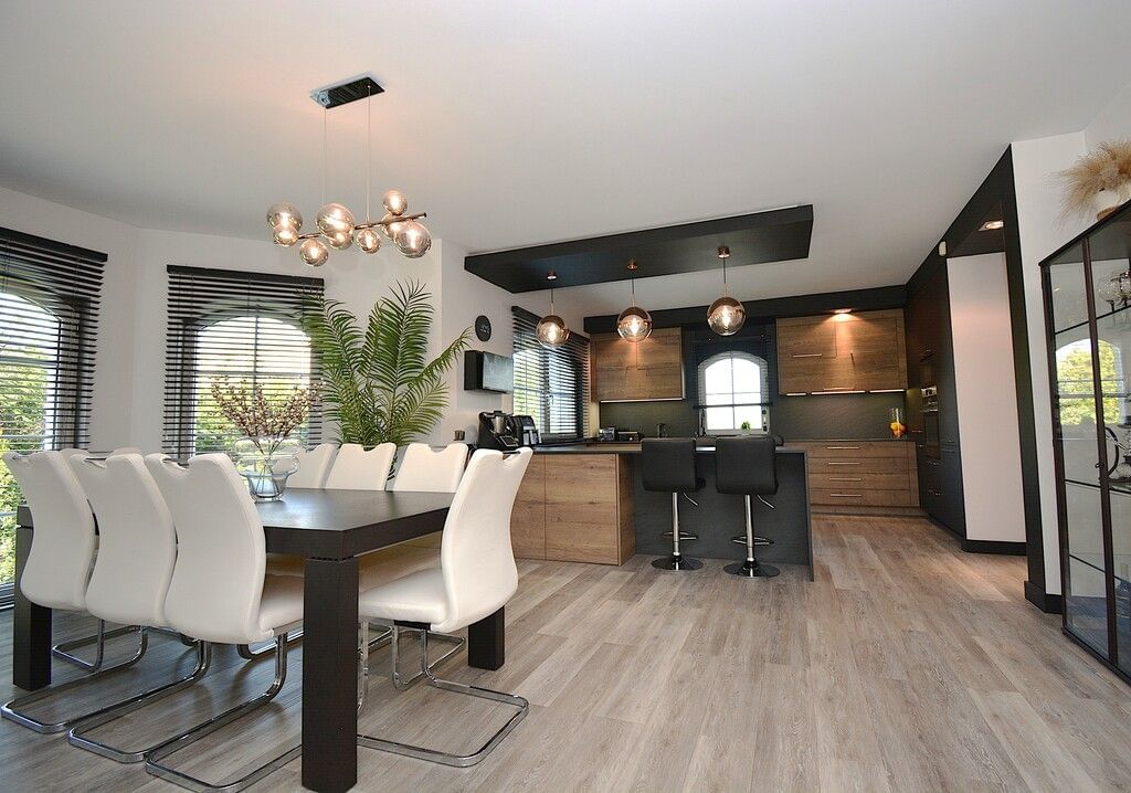 Dom 6 pokojowe na Sprzedaż