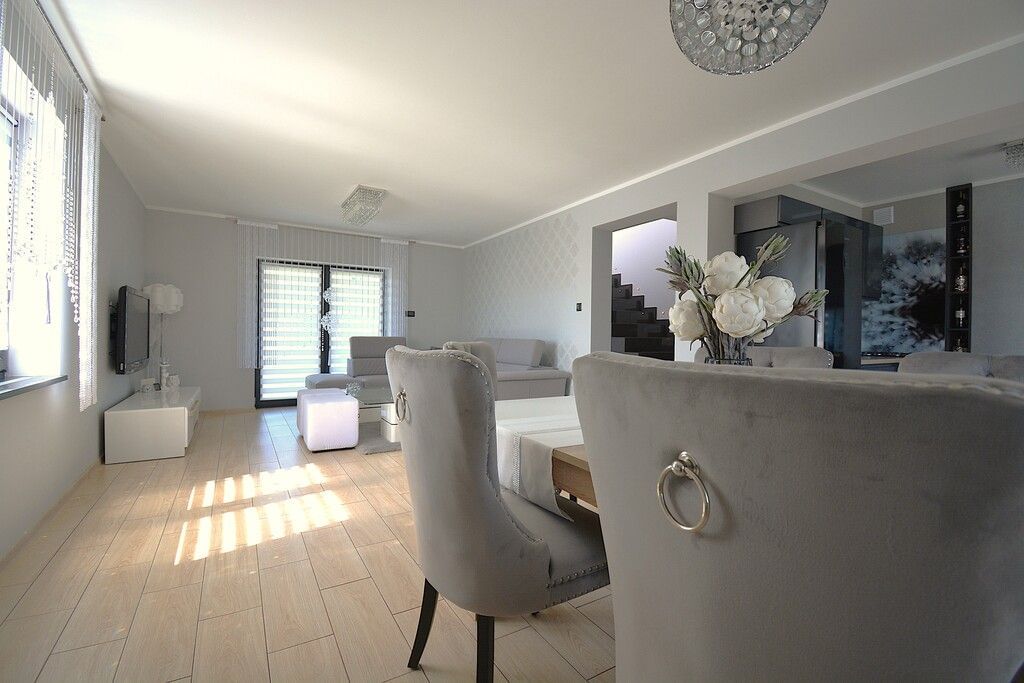 Dom 4 pokojowe na Sprzedaż