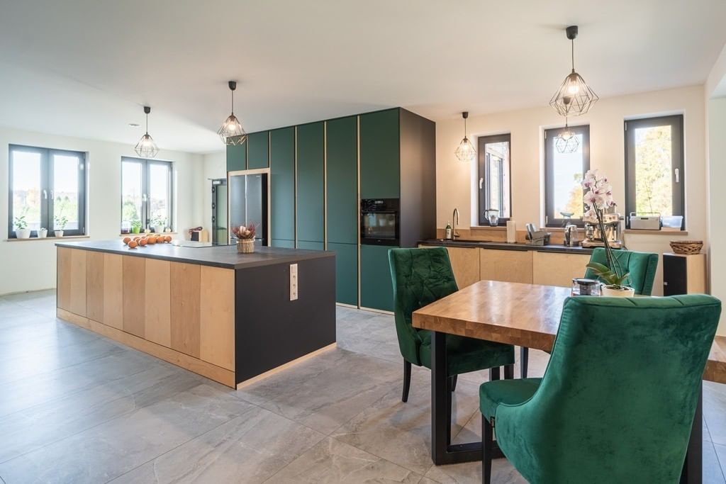 Lokal użytkowy na Sprzedaż  pokoje agencja Tur Nieruchomości Lokal użytkowy  pokojowe na Sprzedaż