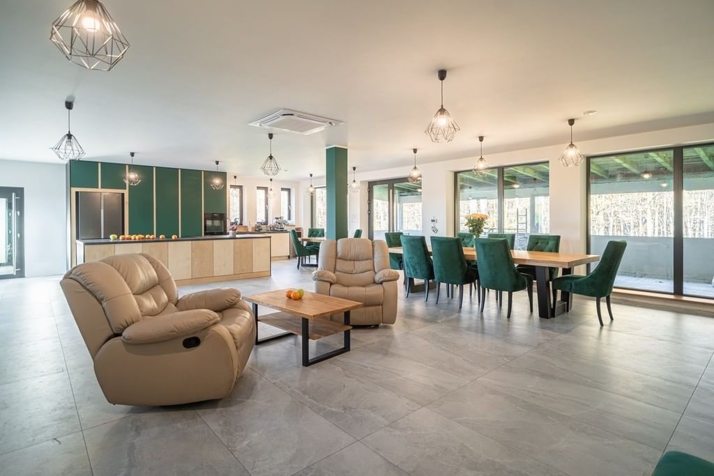 Lokal użytkowy  pokojowe na Sprzedaż