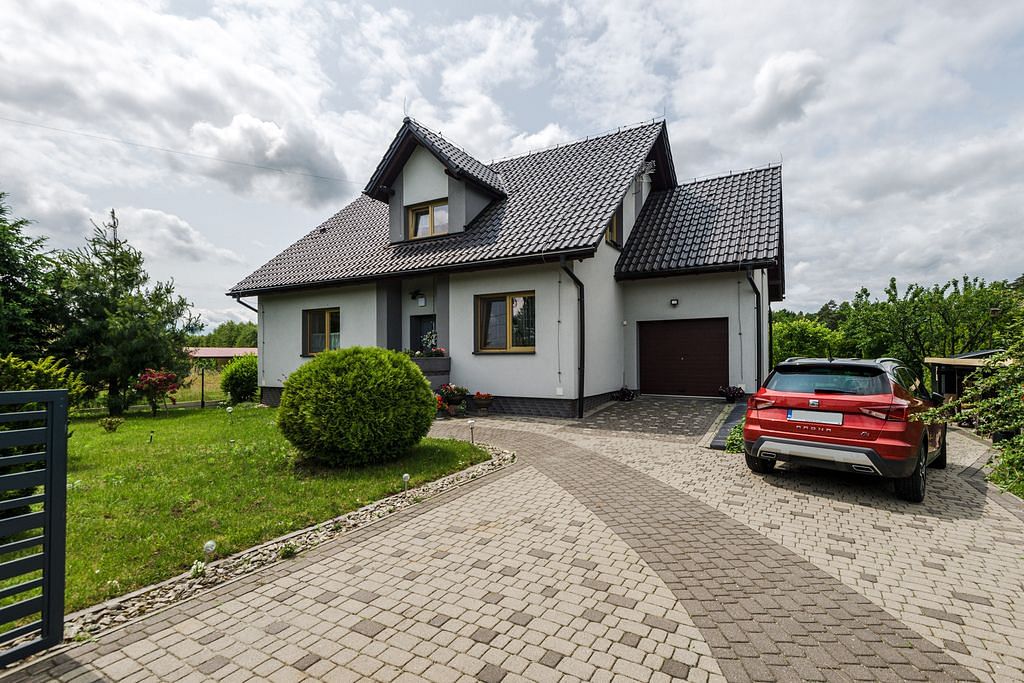 Dom 6 pokojowe na Sprzedaż