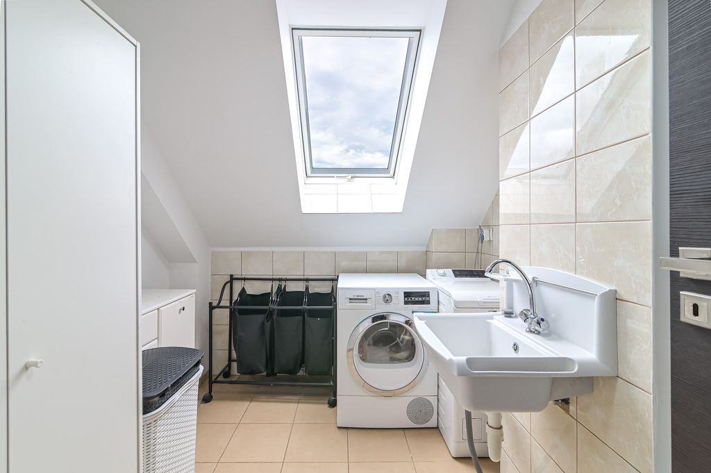 Dom 5 pokojowe na Sprzedaż