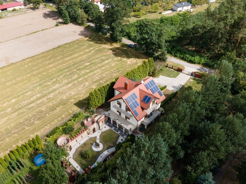 Dom 8 pokojowe na Sprzedaż