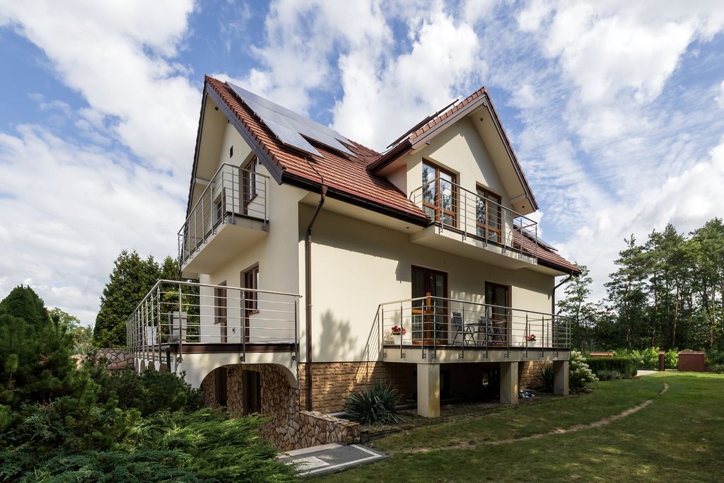 Dom 8 pokojowe na Sprzedaż