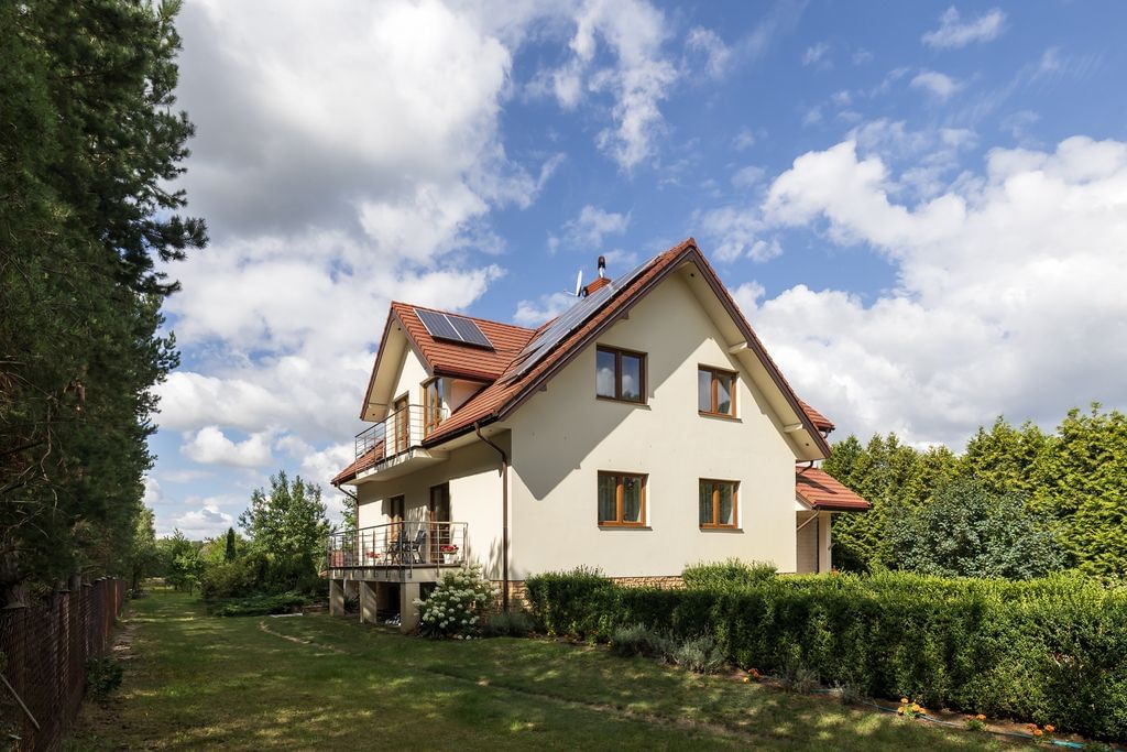 Dom 8 pokojowe na Sprzedaż