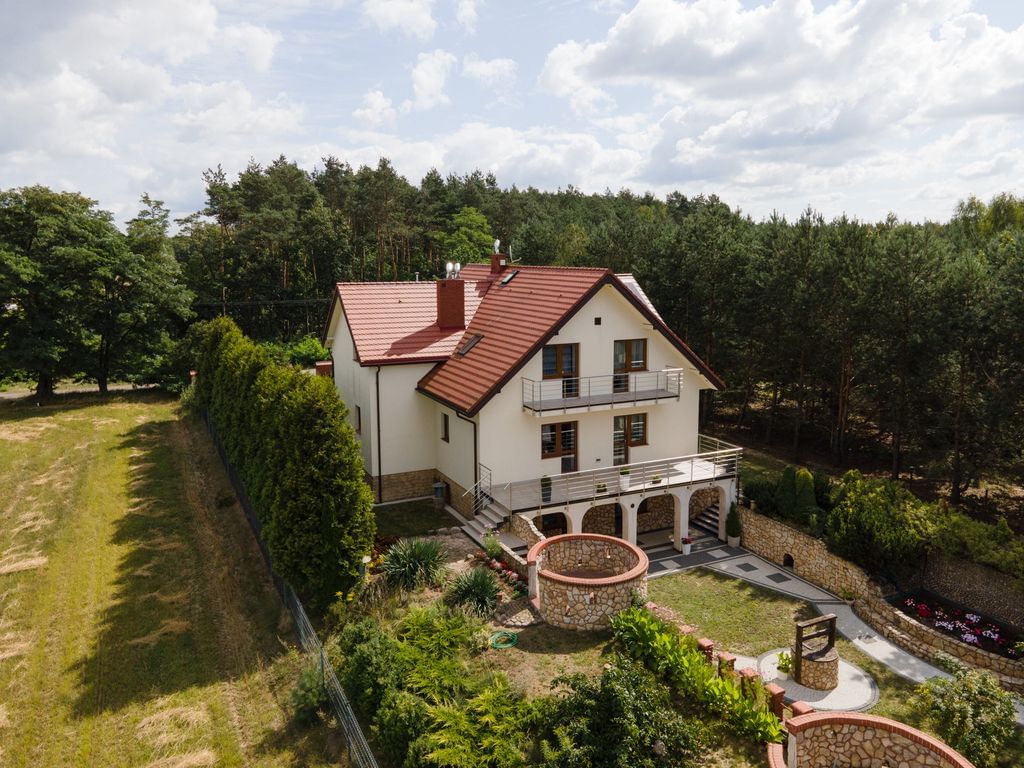 Dom 8 pokojowe na Sprzedaż