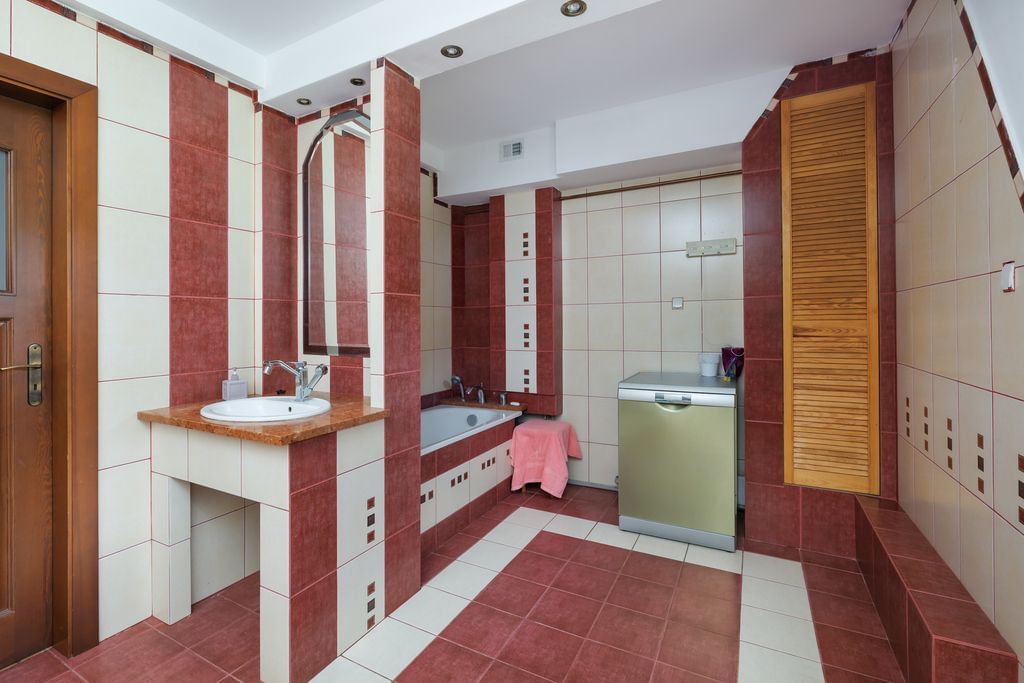 Dom 8 pokojowe na Sprzedaż