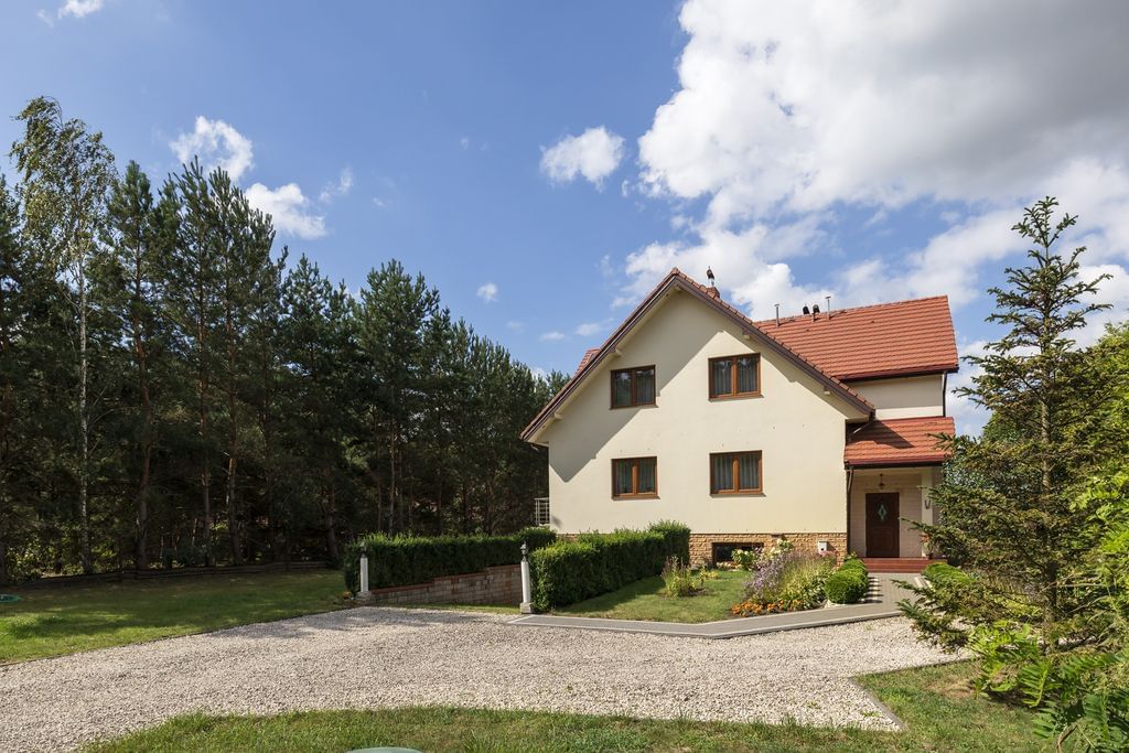 Dom 8 pokojowe na Sprzedaż