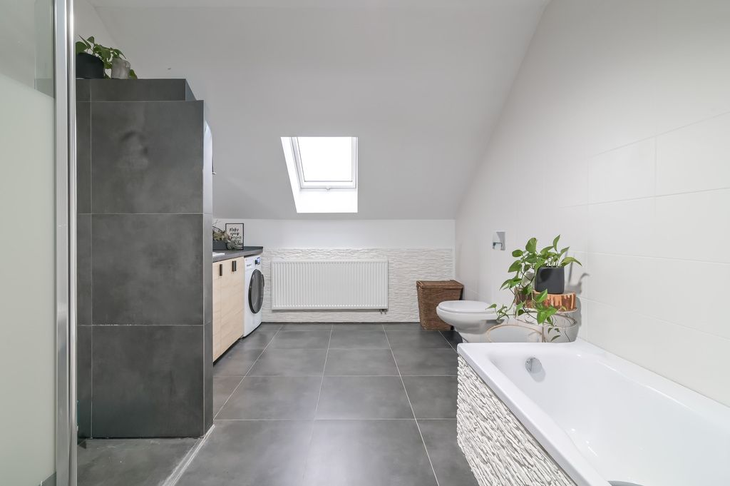 Dom 6 pokojowe na Sprzedaż