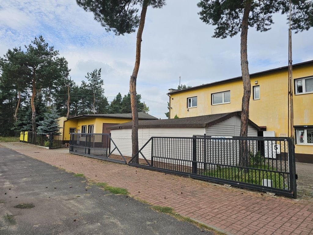 Lokal użytkowy  pokojowe na Sprzedaż