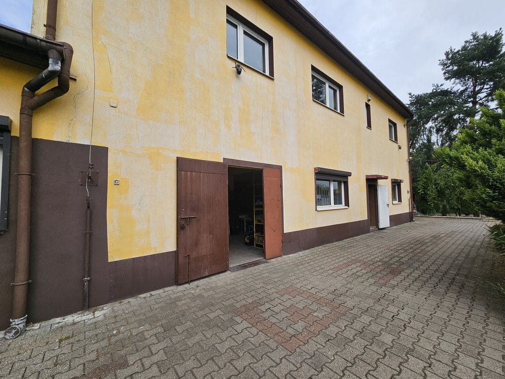 Lokal użytkowy  pokojowe na Sprzedaż