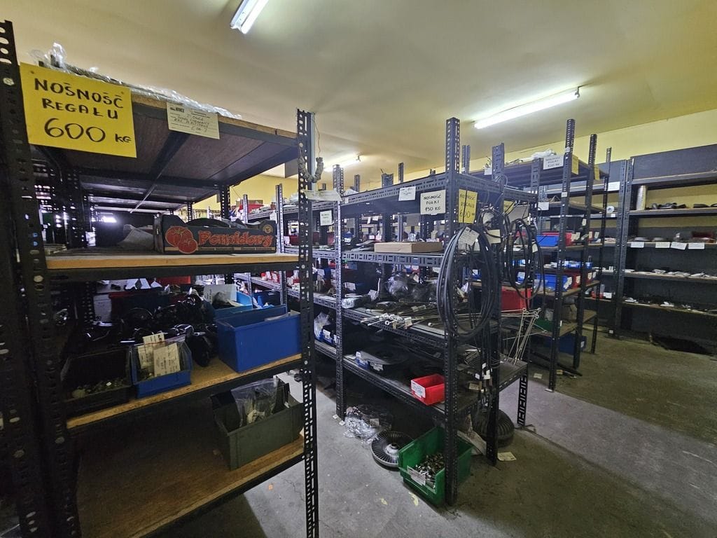 Lokal użytkowy  pokojowe na Sprzedaż