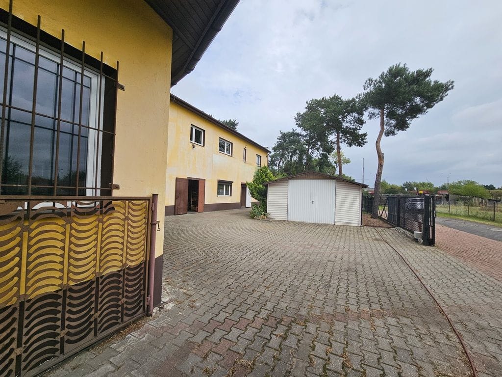 Lokal użytkowy  pokojowe na Sprzedaż