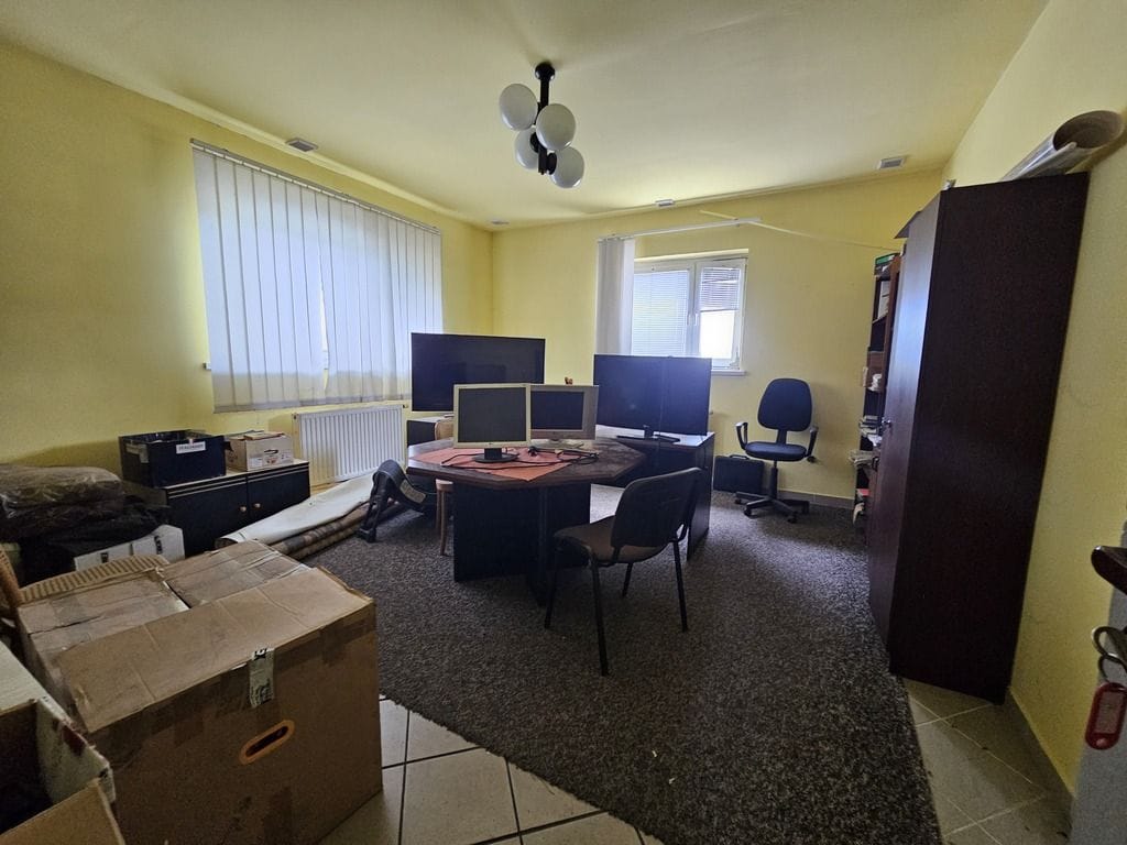 Lokal użytkowy  pokojowe na Sprzedaż