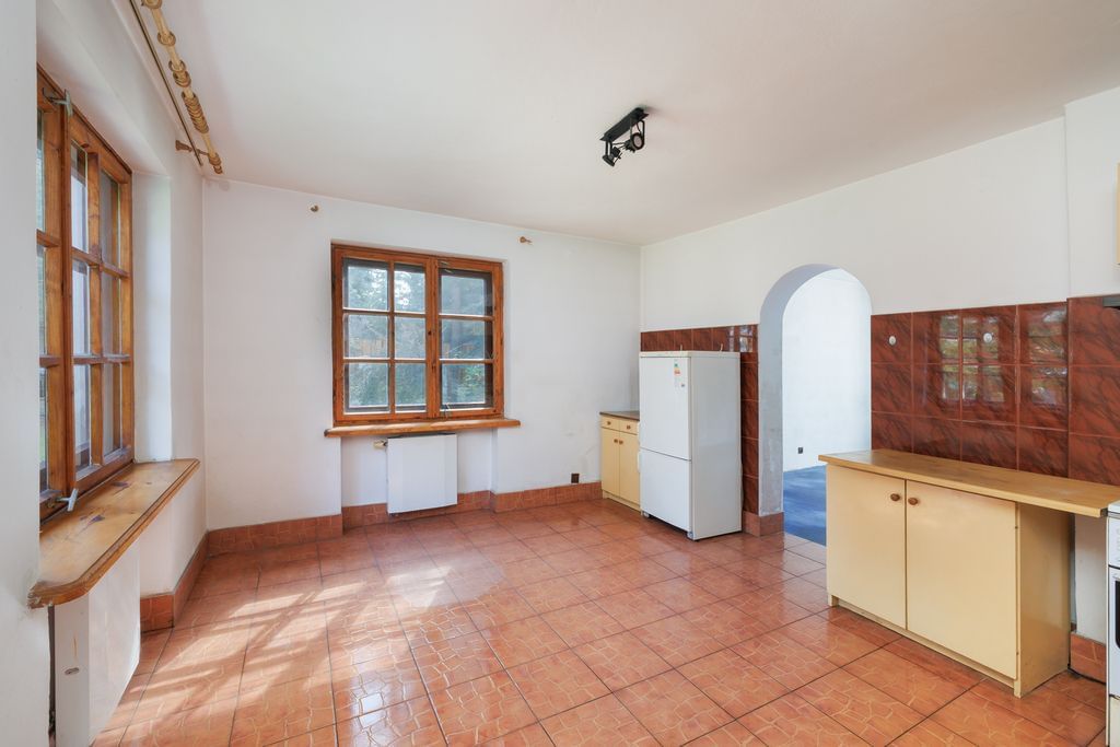 Dom 9 pokojowe na Sprzedaż