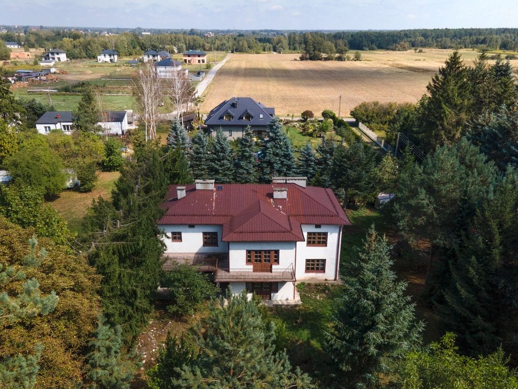 Dom 9 pokojowe na Sprzedaż