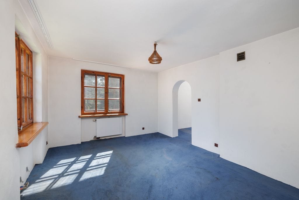 Dom 9 pokojowe na Sprzedaż