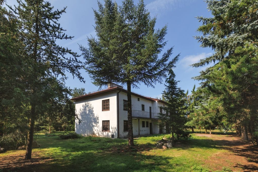 Dom 9 pokojowe na Sprzedaż