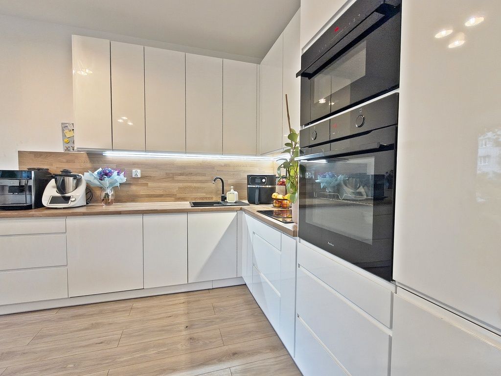 Mieszkanie 3 pokojowe na Sprzedaż