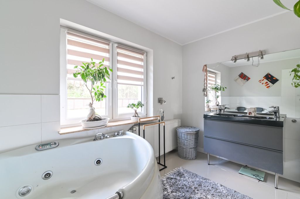 Dom 6 pokojowe na Sprzedaż